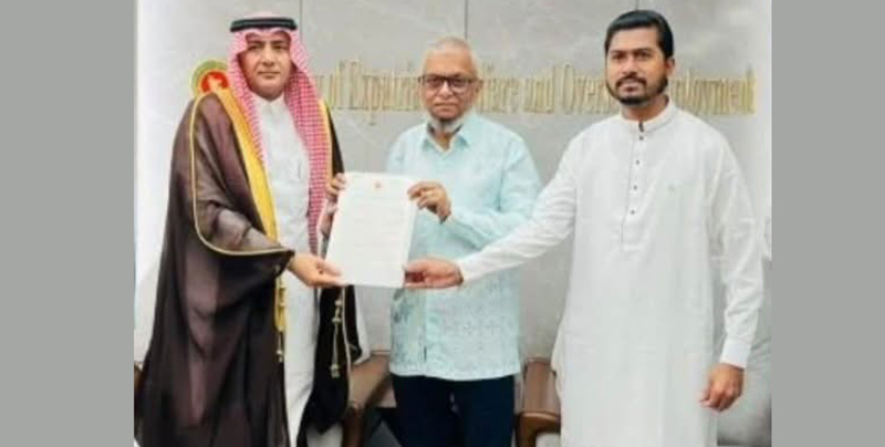 আকামার মেয়াদ শেষ হলেও সৌদি আরবে প্রবেশের সুযোগ পাবেন কর্মীরা